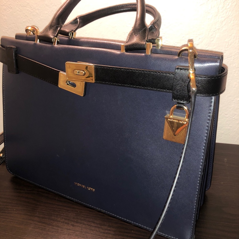 Authentic Michael Kors purse